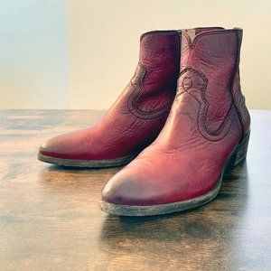 Beautiful Frye Ray Seam Short Boots
